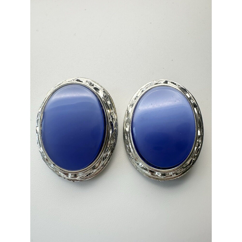 Vintage Thermoset Oval Clip On Earrings Large Silver Tone Blue